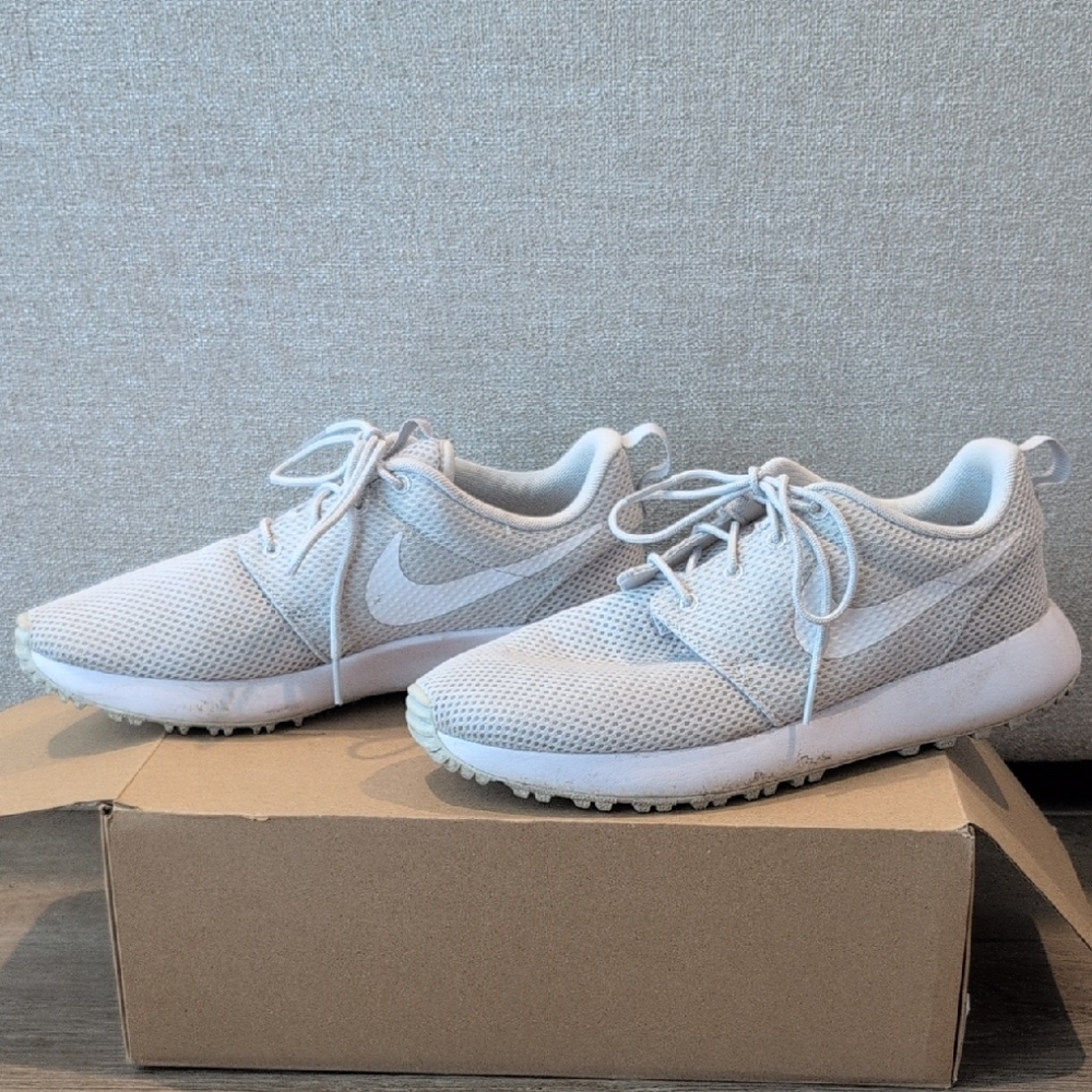 Nike Light Gray Golf Shoes